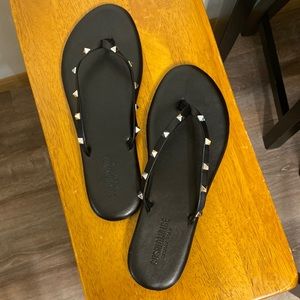 Stud sandals